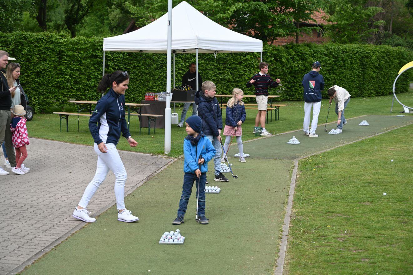 Jugendtraining im Golfclub Isernhagen Jugendtraining im Golfclub Isernhagen